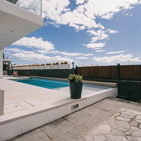 Vv Omara By Hh * プエルト・デル・カルメン